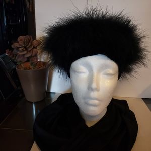 VINTAGE BLACK FEATHER HAT